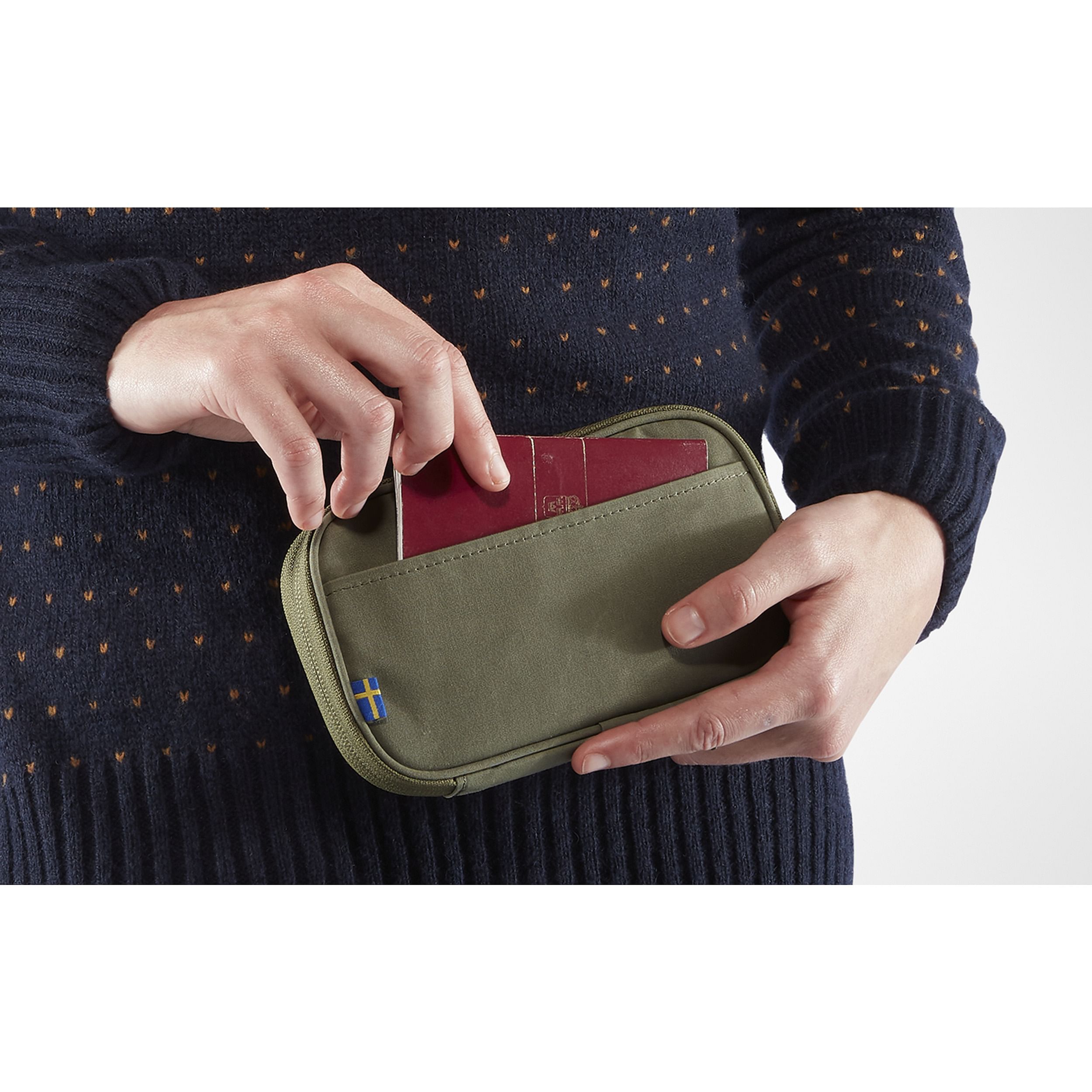 Fjallraven kanken travel wallet on sale