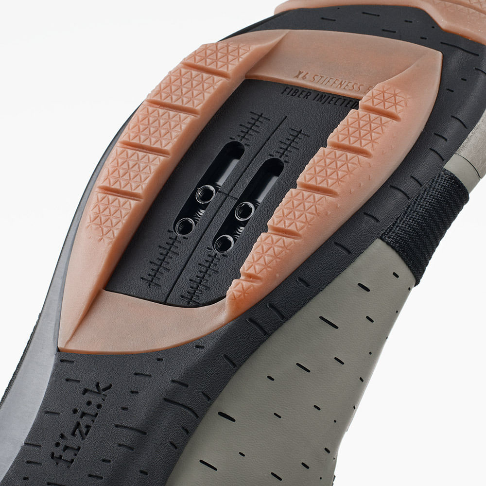 fi'zi:k Terra X4 Powerstrap Chaussures de vélo mud/caramel